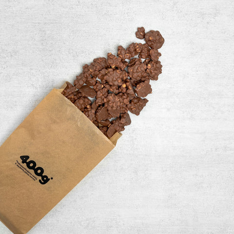 Sausainių ir karamelės gabalėliai pieniškame šokolade, 500 g