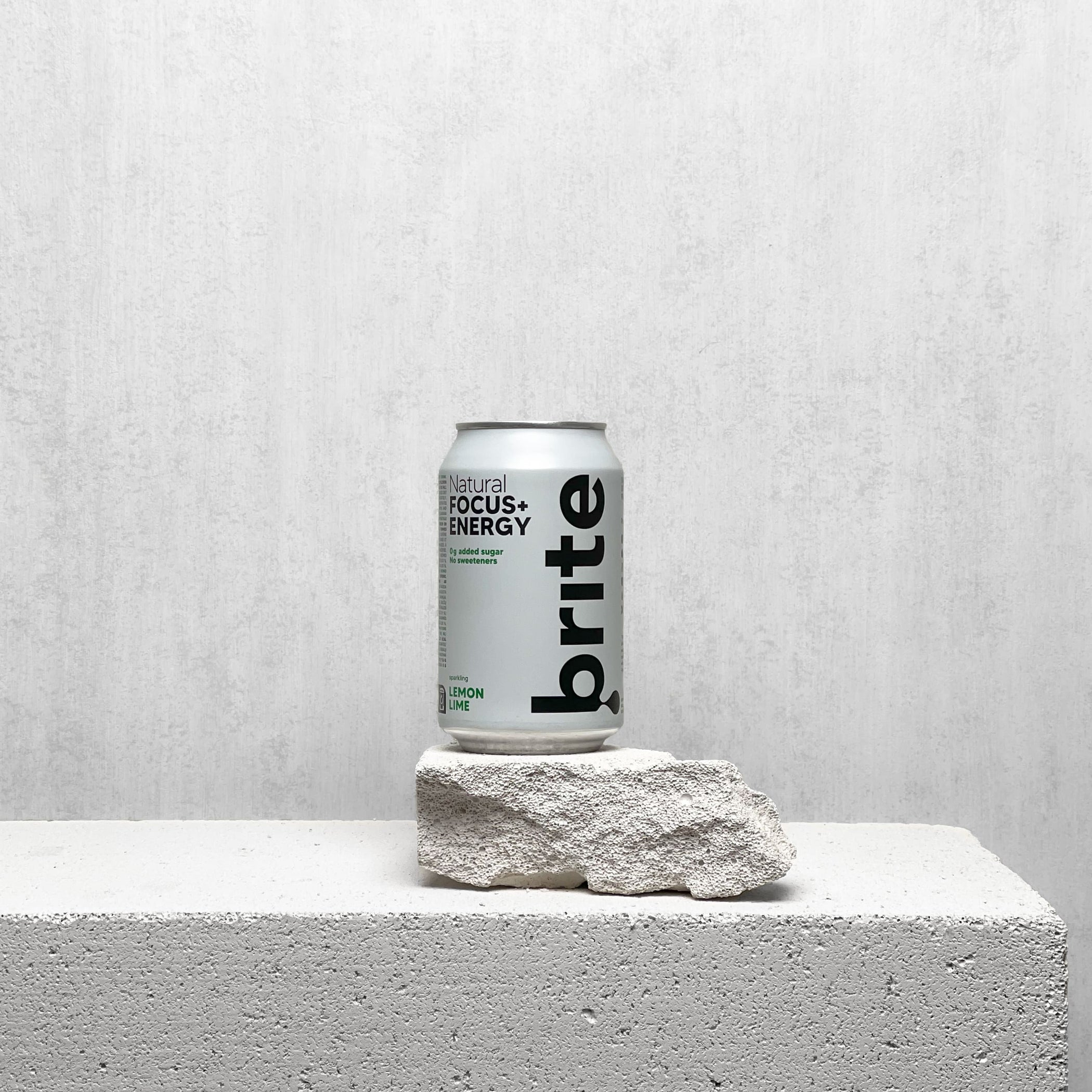 Nootropinis gėrimas BRITE citrinų ir laimų skonio, 330 ml – 400g